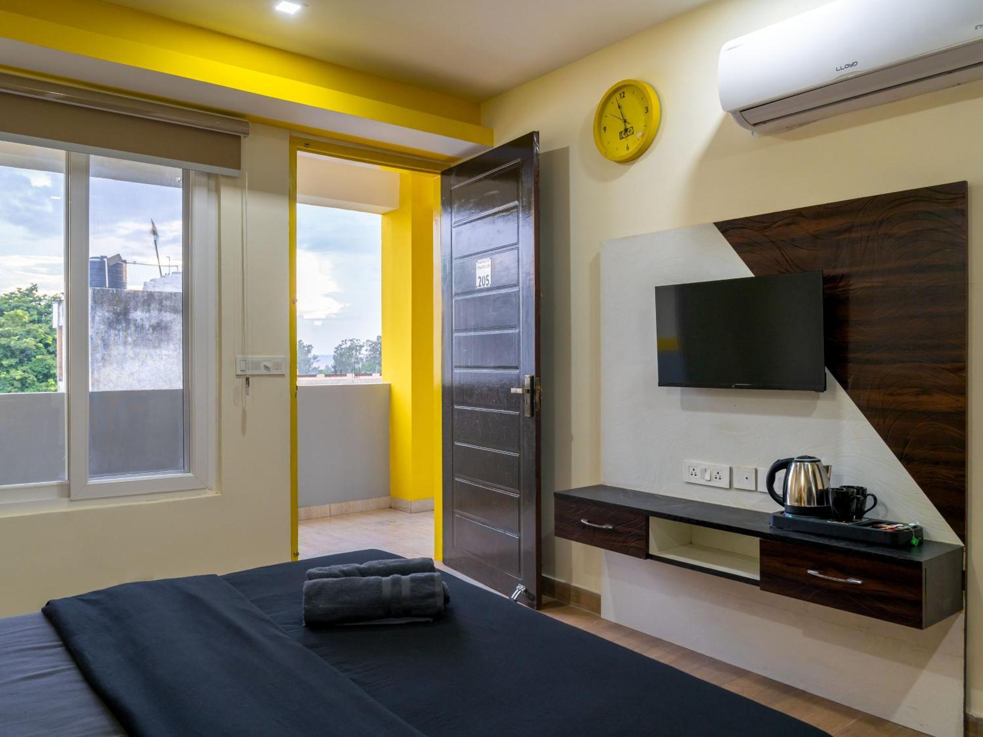 The Hosteller Dehradun Eksteriør billede